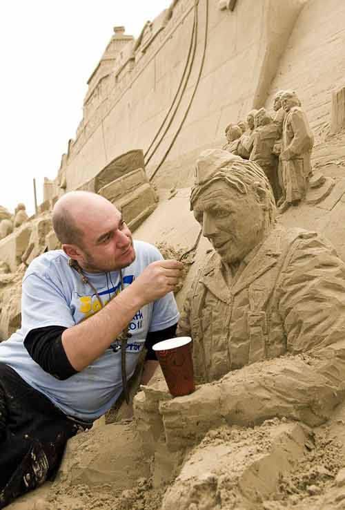 Baldrick Buckle Sand Sculpture