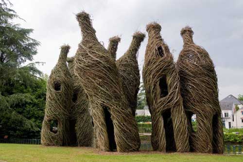 Patrick Dougherty environmental stick sculpture