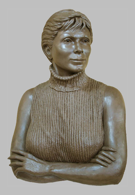 Portraits - Caroline by Edd Hayes - search and link Sculpture with SculptSite.com