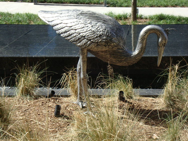 Monuments - Heron Henrietta by Edd Hayes - search and link Sculpture with SculptSite.com