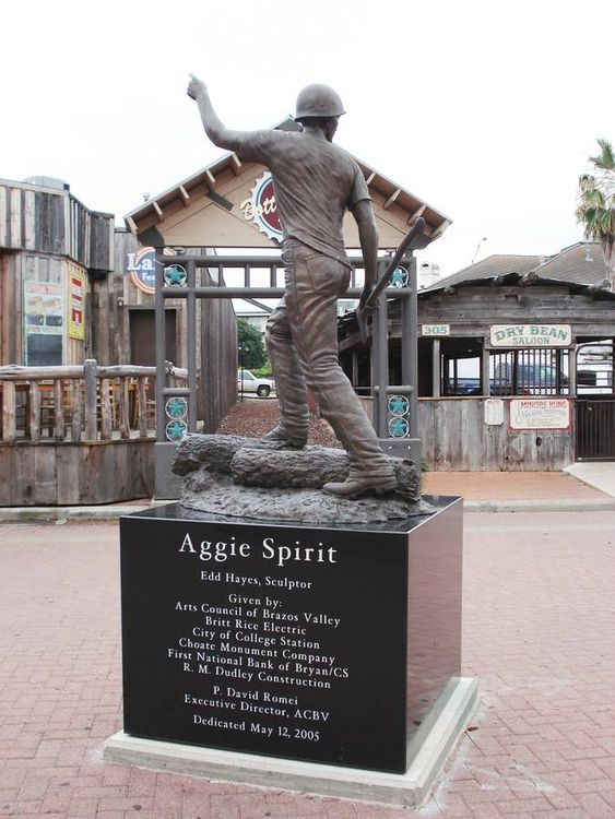 Monuments - Aggie Spirit, The Legend Lives by Edd Hayes - search and link Sculpture with SculptSite.com