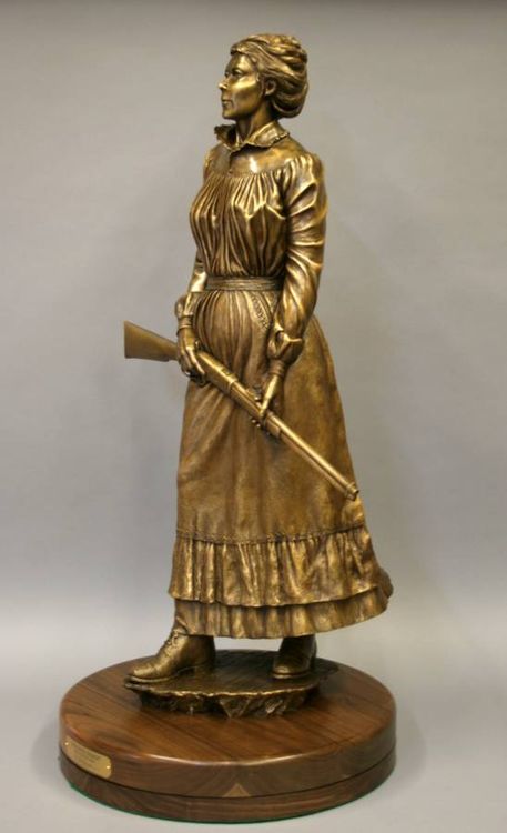 Western - Undaunted Courage, Spirit of the Pioneer Woman by Edd Hayes - search and link Sculpture with SculptSite.com