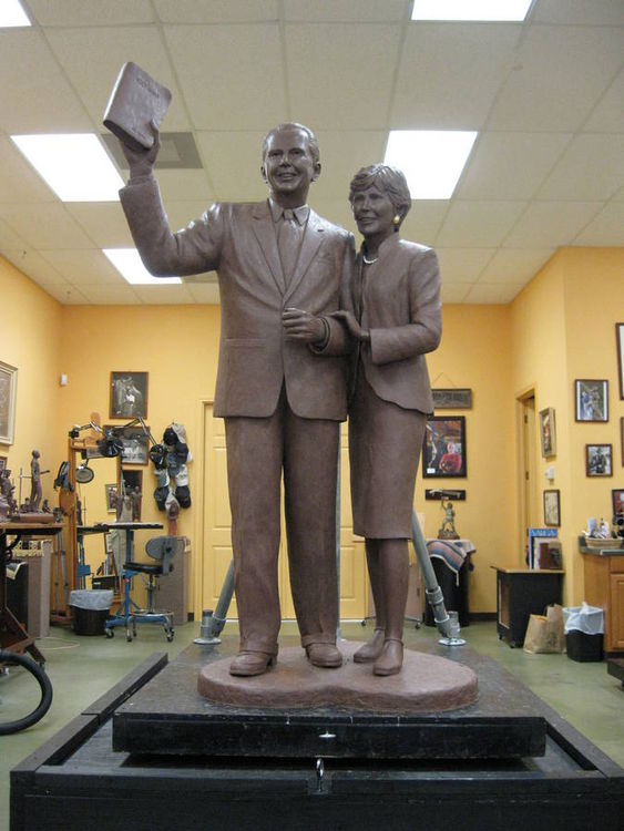 Monuments - John and Dodie Osteen by Edd Hayes - search and link Sculpture with SculptSite.com