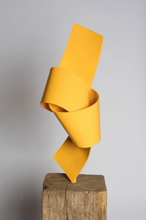 Yellow On Point by Joe Gitterman - search and link Sculpture with SculptSite.com