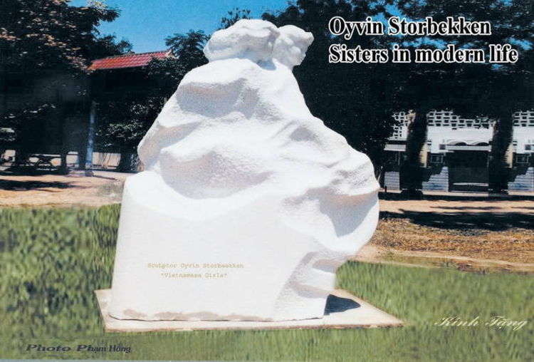 Sisters in modern life by Oyvin Storbaekken - search and link Sculpture with SculptSite.com