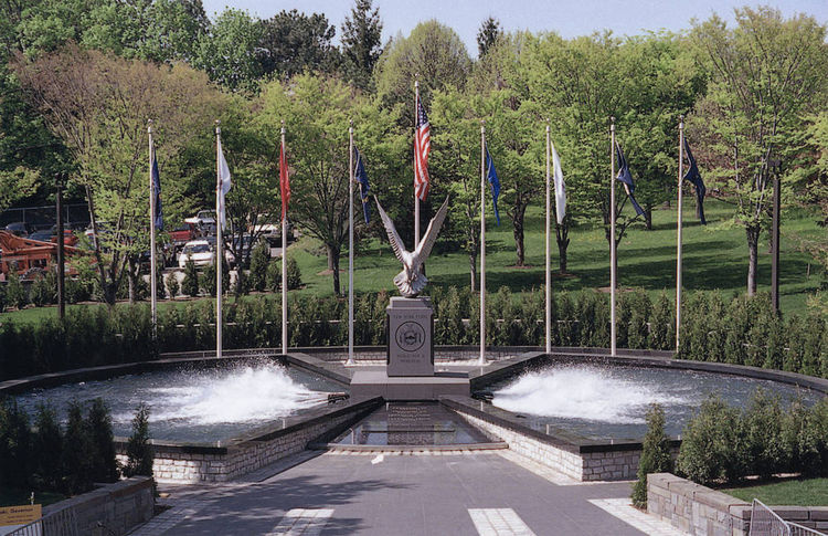 New York State WWII Memorial by Robert Eccleston - search and link Sculpture with SculptSite.com