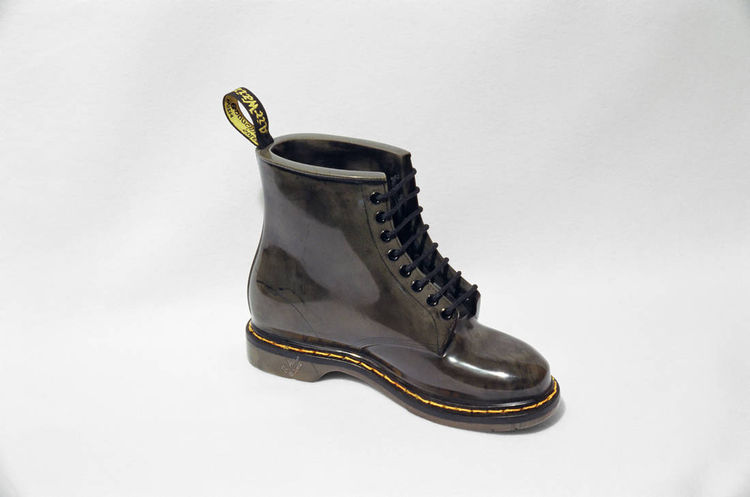 Dr. Marten Boot by Robin Antar - search and link Sculpture with SculptSite.com