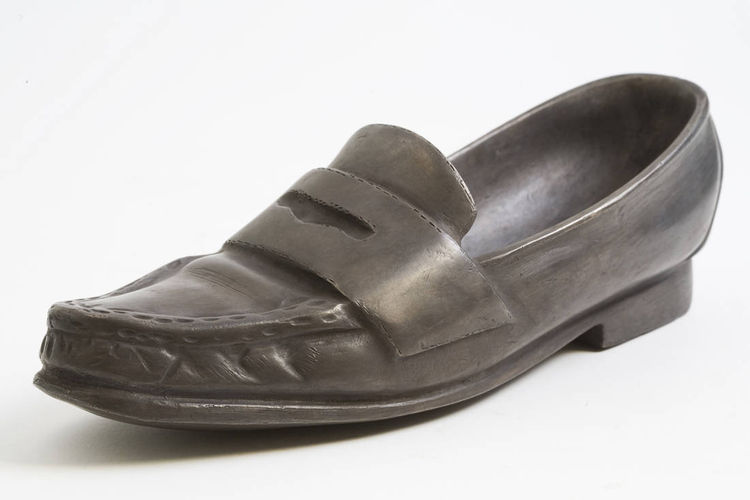 Loafer bronze by Robin Antar - search and link Sculpture with SculptSite.com