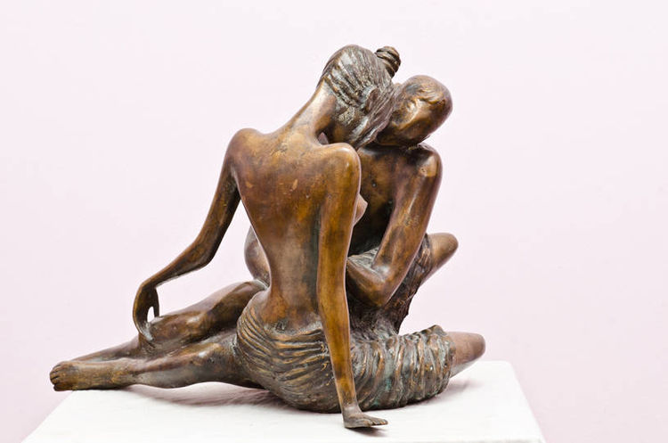 .Love2002 .year.bronze.38x48x40 sm  Weight in 80 kg. by Zakir Ahmedov - search and link Sculpture with SculptSite.com