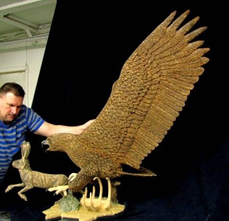 Golden Eagle by Edward Kitt - search and link Sculpture with SculptSite.com