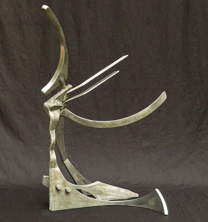 Winged Victory by Mark Dickson - search and link Sculpture with SculptSite.com