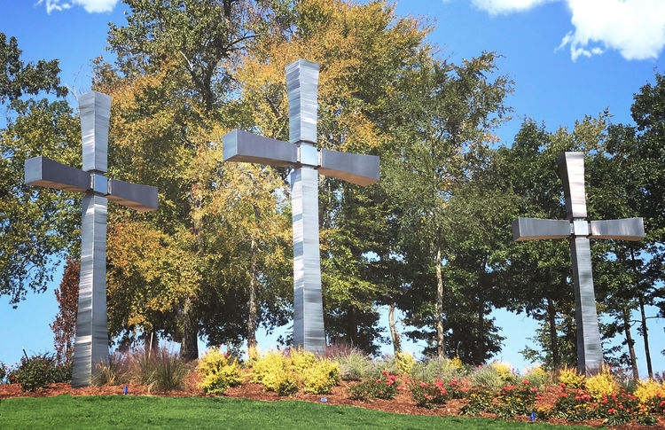Rock Creek Crosses by Hunter Brown - search and link Sculpture with SculptSite.com
