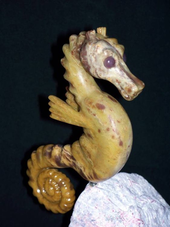 Seahorse Number Three by Jason Nelson - search and link Sculpture with SculptSite.com