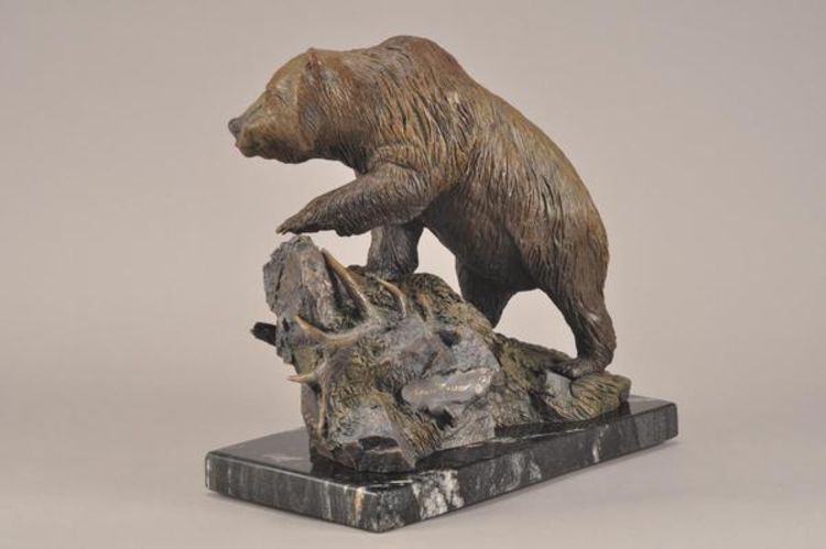Grizzly Country by James Marsico - search and link Sculpture with SculptSite.com
