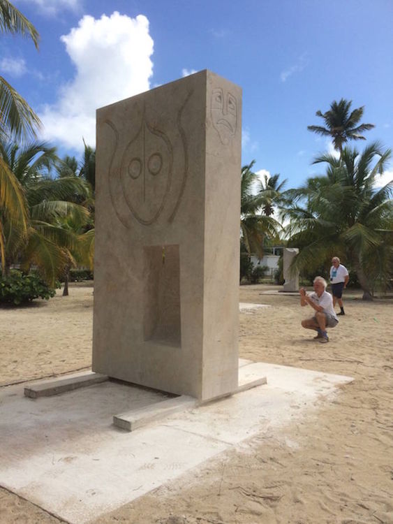 ANGUILLA LOVE SEAT by Jon Barlow Hudson - search and link Sculpture with SculptSite.com