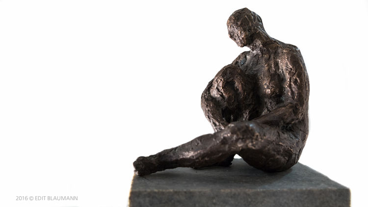 Woman in bronze by Eva Karcag - search and link Sculpture with SculptSite.com