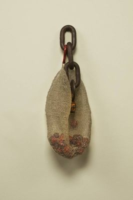Sack or Pod? by Leslie Pontz - search and link Sculpture with SculptSite.com