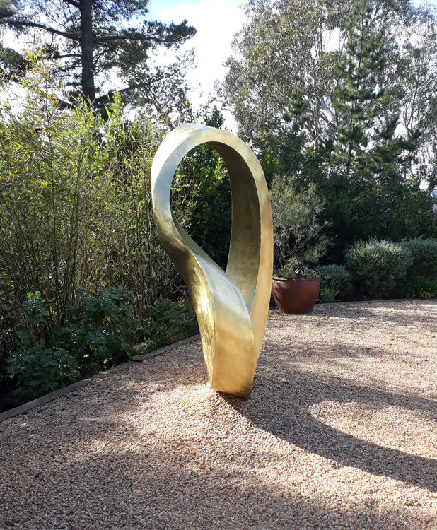 Golden Infinity by Plamen Yordanov - search and link Sculpture with SculptSite.com