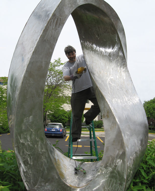 Double Mobius Strip 2006 by Plamen Yordanov - search and link Sculpture with SculptSite.com