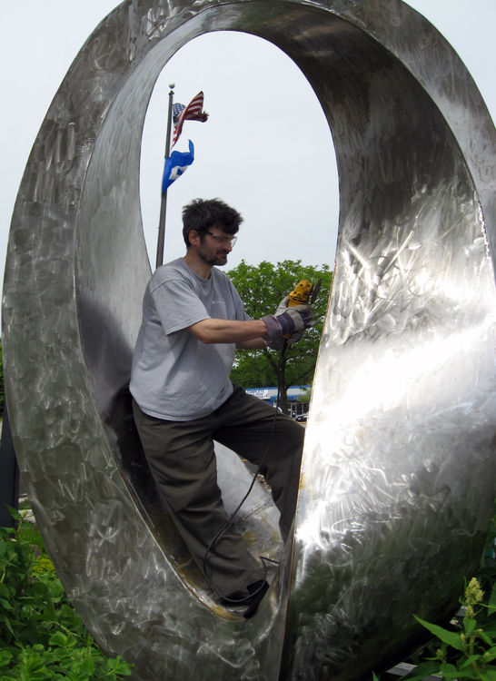 Double Mobius Strip 2006 by Plamen Yordanov - search and link Sculpture with SculptSite.com