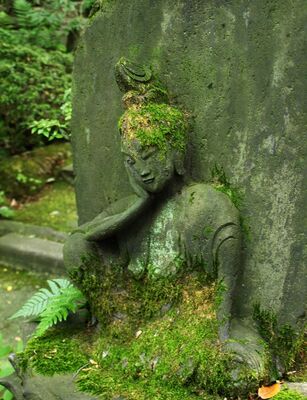 Buddha statue at Hoge Veluwe National Park by Elizabeth Morsink - search and link Sculpture with SculptSite.com