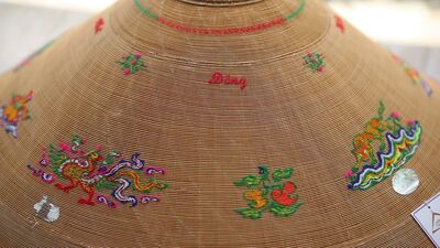 Traditional conical hat by Duc Ngoc - search and link Sculpture with SculptSite.com